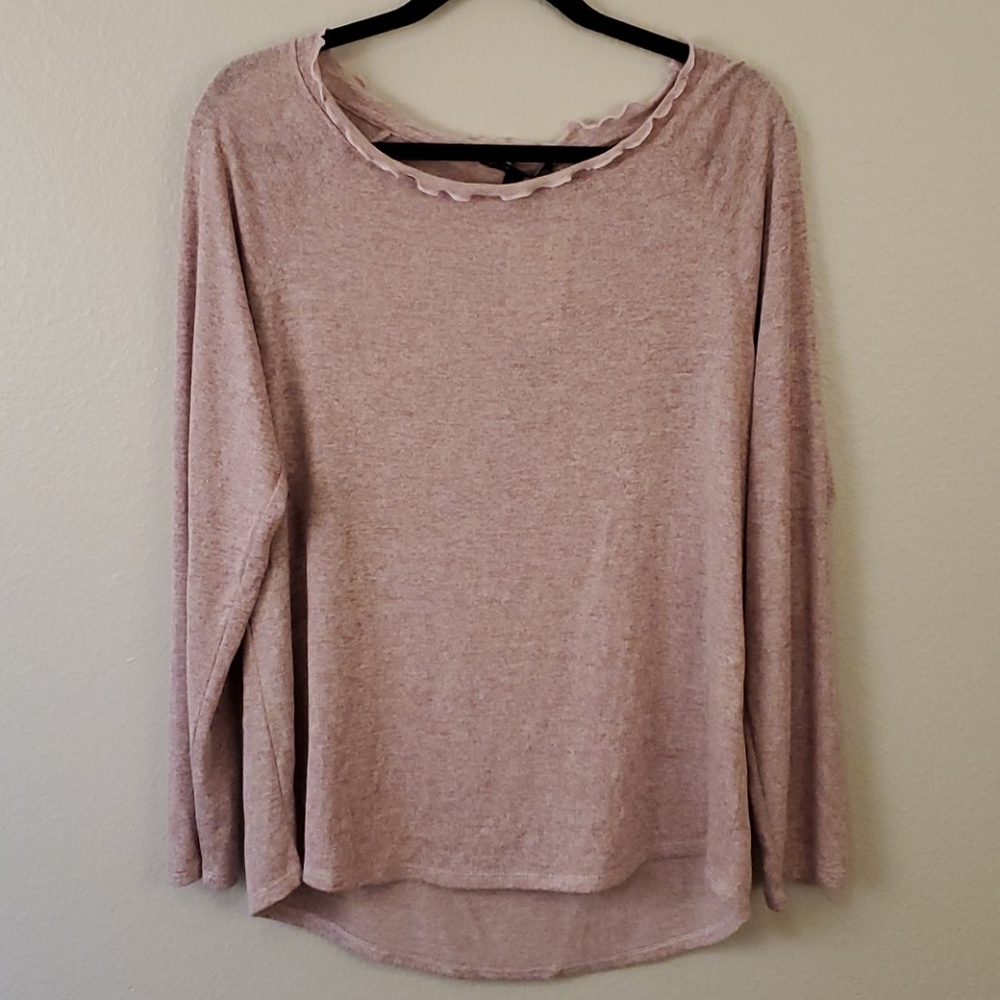 Gibson Ruffled Edge Raglan Pullover - Picture 2 of 7